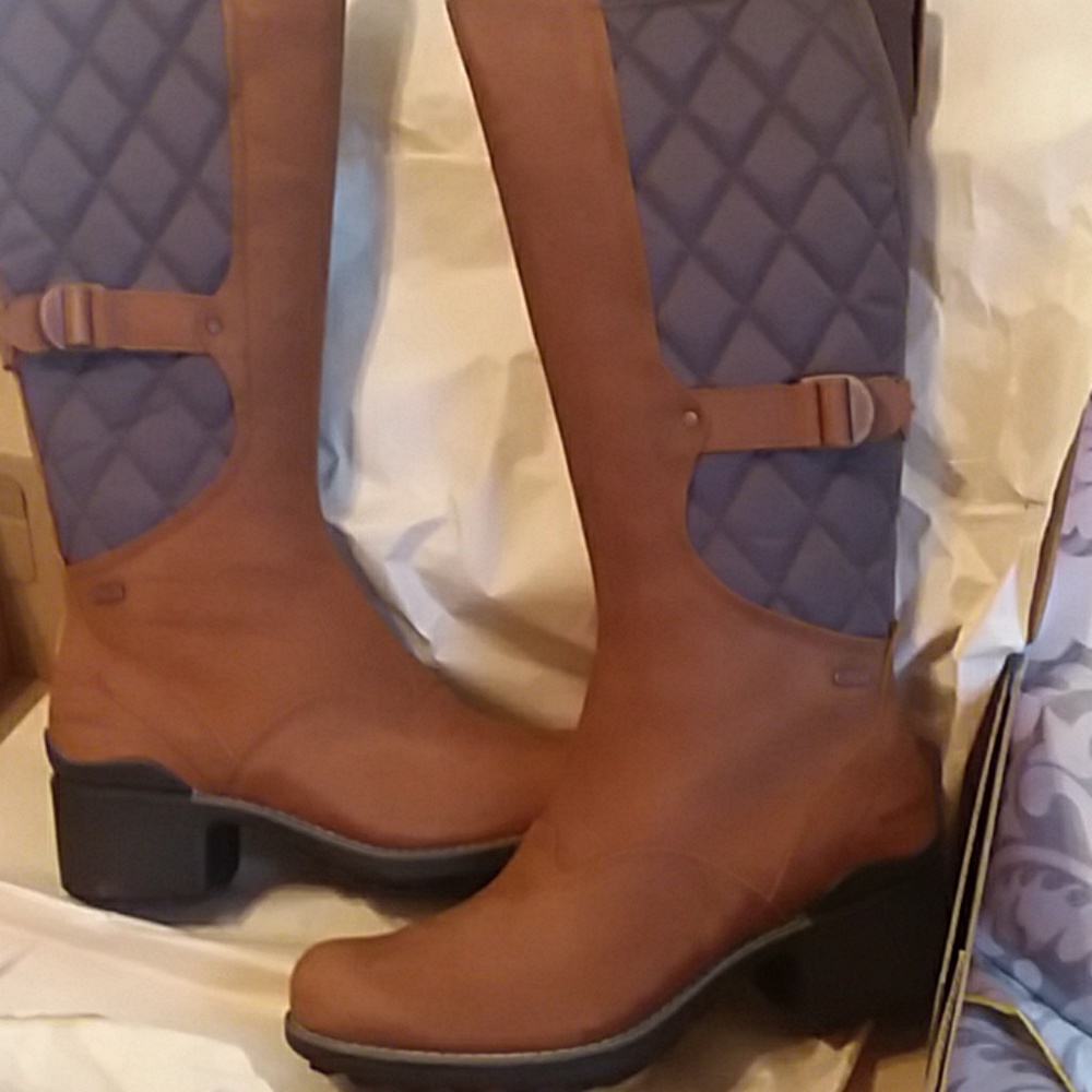 MERRELL WOMENS BOOTS